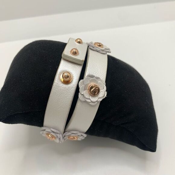 Rustic Cuff Pearl White Leather Megan Double Wrap With Logo Flowers - Picture 4 of 6